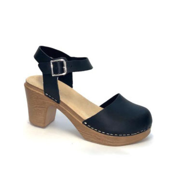 Ruotsalaiset Calou Tora Black mustat nahkakengät ovat erittäin mukavan tuntuiset jalassa! Näillä kävelee vaikka koko päivän. Kevyen polyuretaanipohjan ansiosta nämä kengät kevyet ja miellyttävät käyttää. Joustava pohja pehmentää askelta.