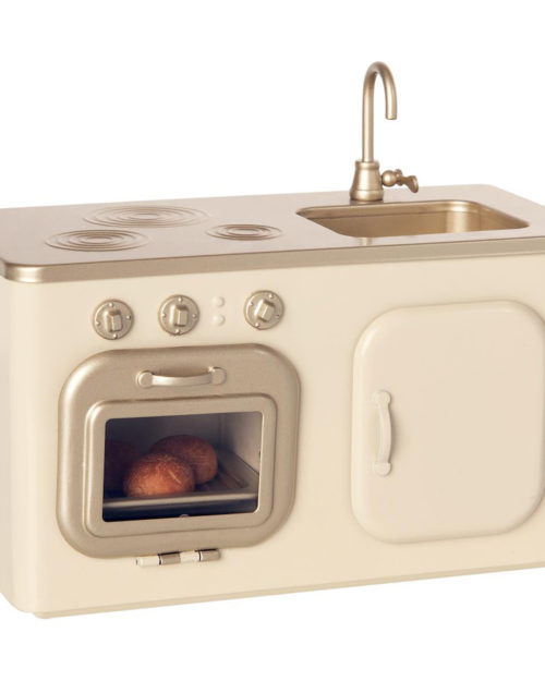 Maileg kitchen - Mailegin kaunis valkoinen pieni leikkikeittiö jossa uuni, hella, tiskiallas ja kaappi.