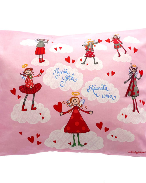 Kotimainen Virkkukoukkusen tyynyliina Hyvää yötä, Kauniita unia -tekstillä ja pinkillä enkelikuosilla.