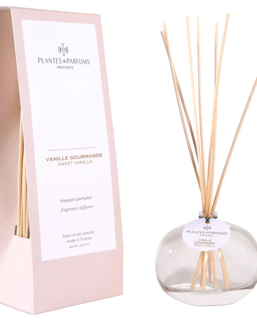 Plantes & Parfumsin tuoksukimppu. Kaunis lasinen pullo ja bambuiset tikut. Tuoksuna Vanilja.